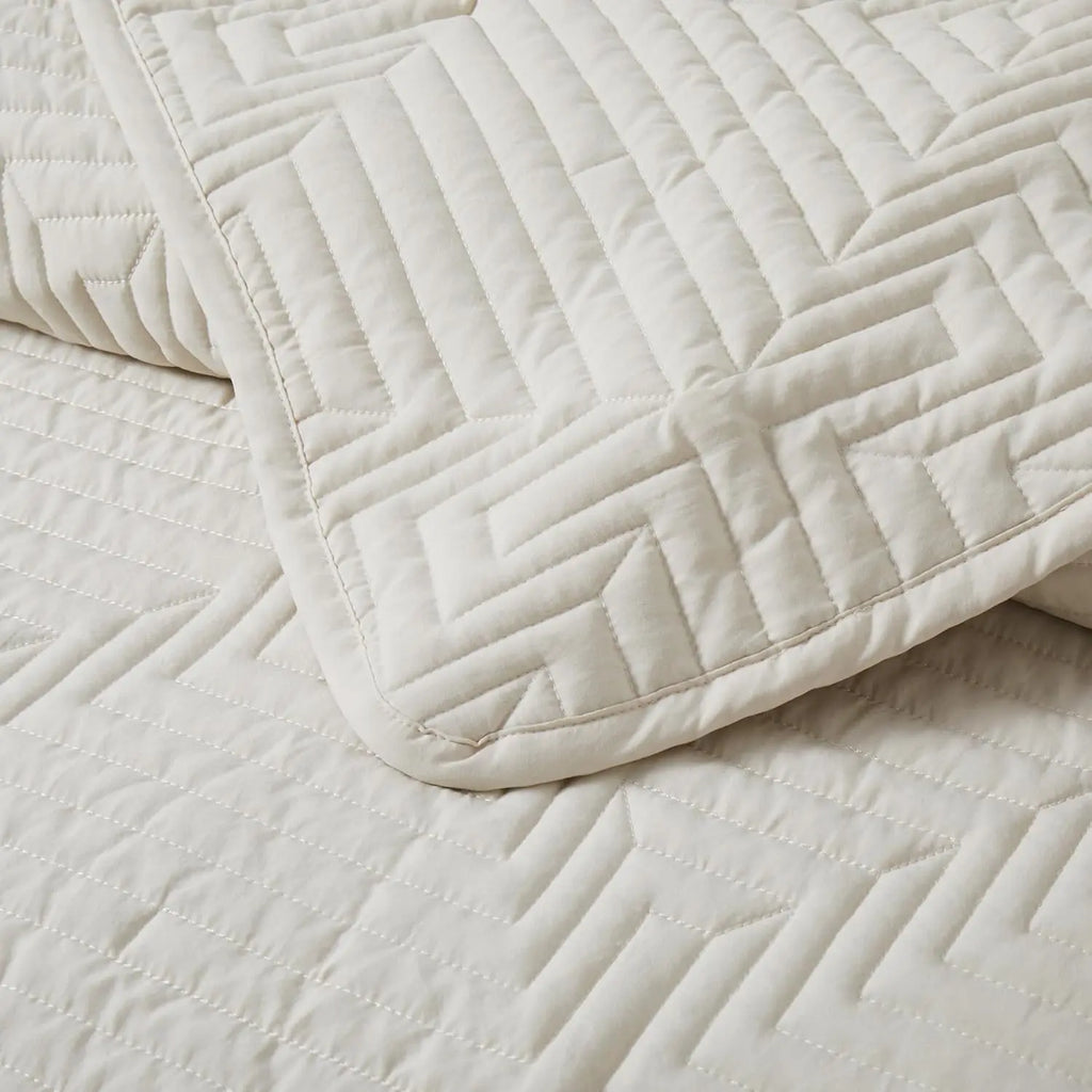 Oli Anderson Quilt Set - 3 Piece Lightweight Bedspread