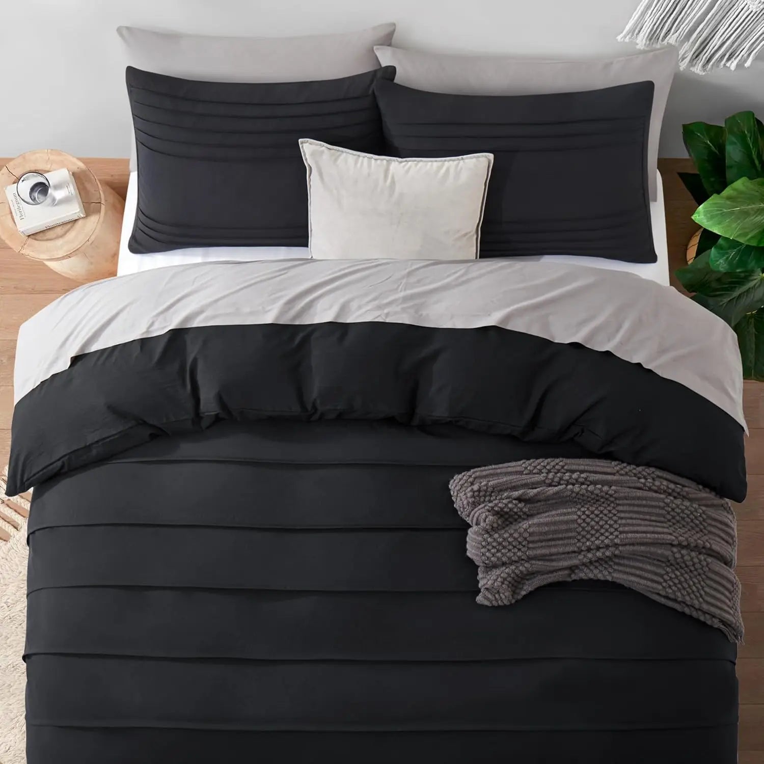 Oli Anderson Pleated Duvet Cover - 3 Piece Set