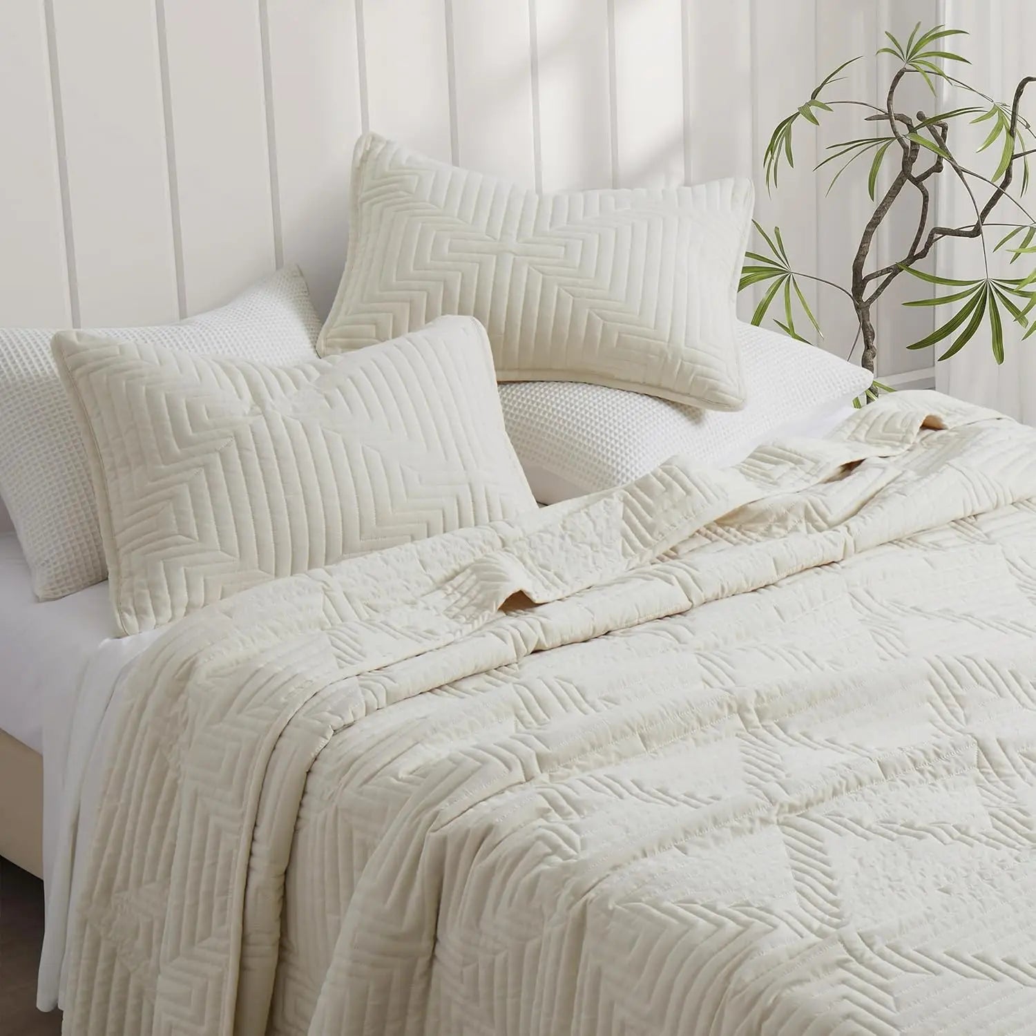 Oli Anderson Quilt Set - 3 Piece Lightweight Bedspread