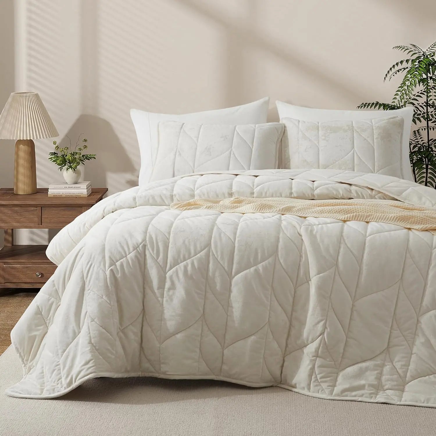 Oli Anderson Velvet Reversible Quilt Set - 3 Piece