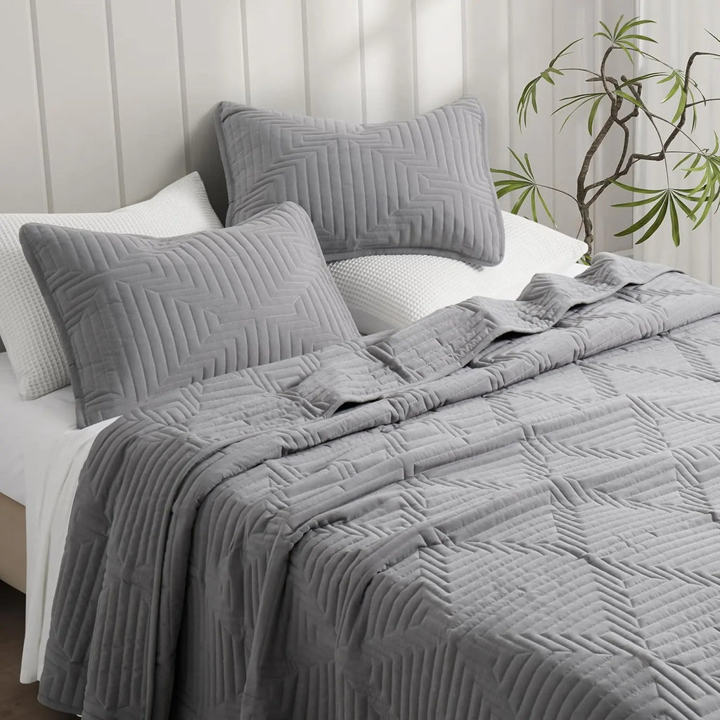 Oli Anderson Quilt Set - 3 Piece Lightweight Bedspread