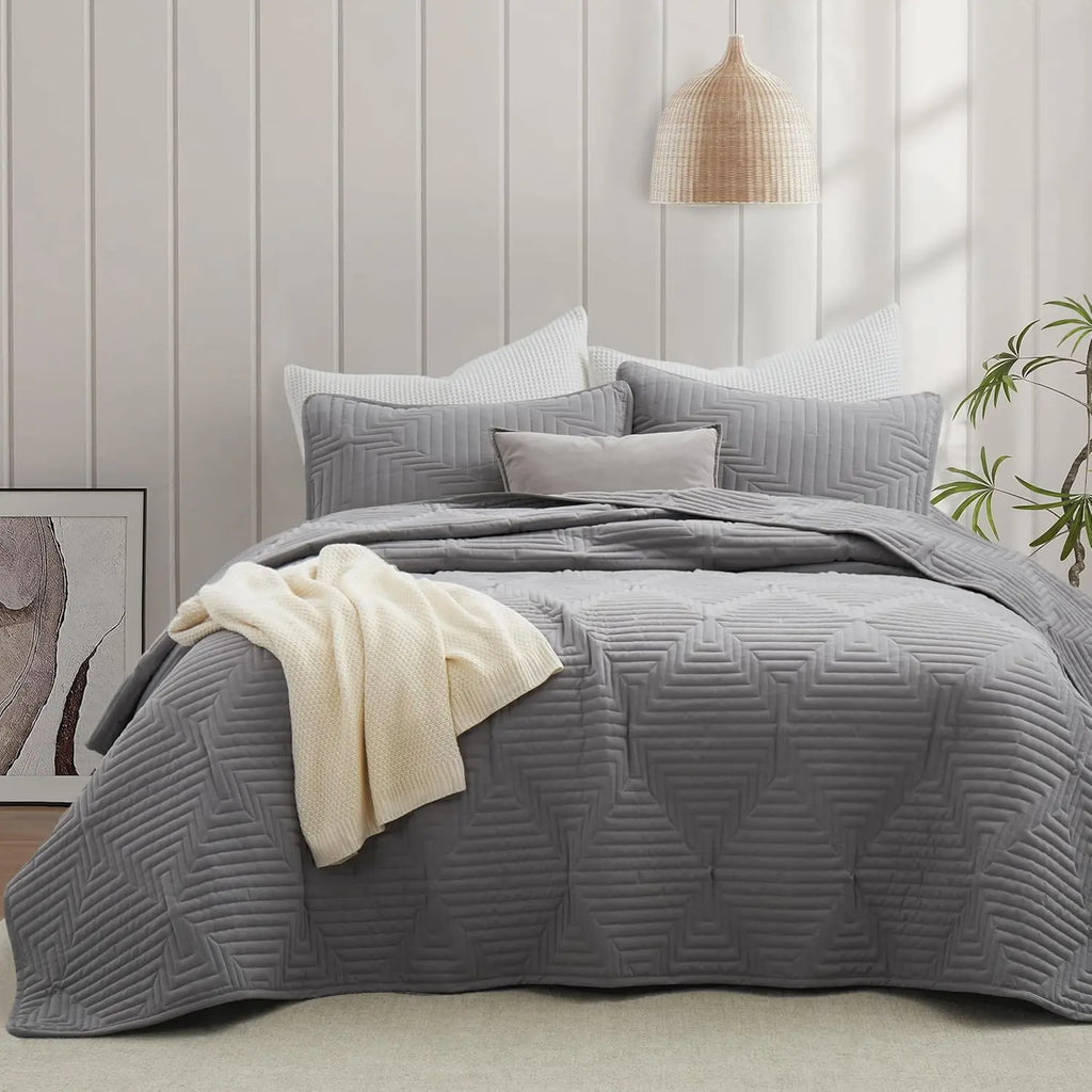 Oli Anderson Quilt Set - 3 Piece Lightweight Bedspread