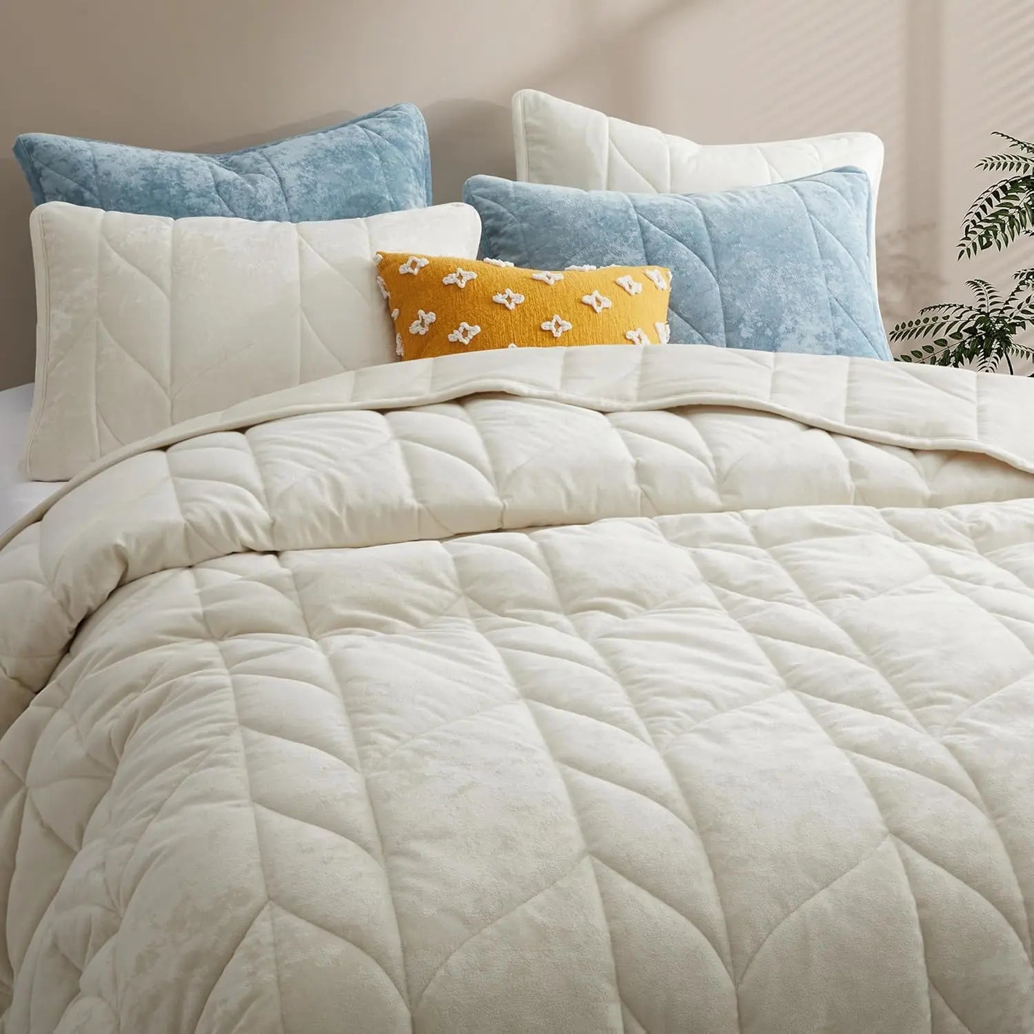 Oli Anderson Velvet Reversible Quilt Set - 3 Piece