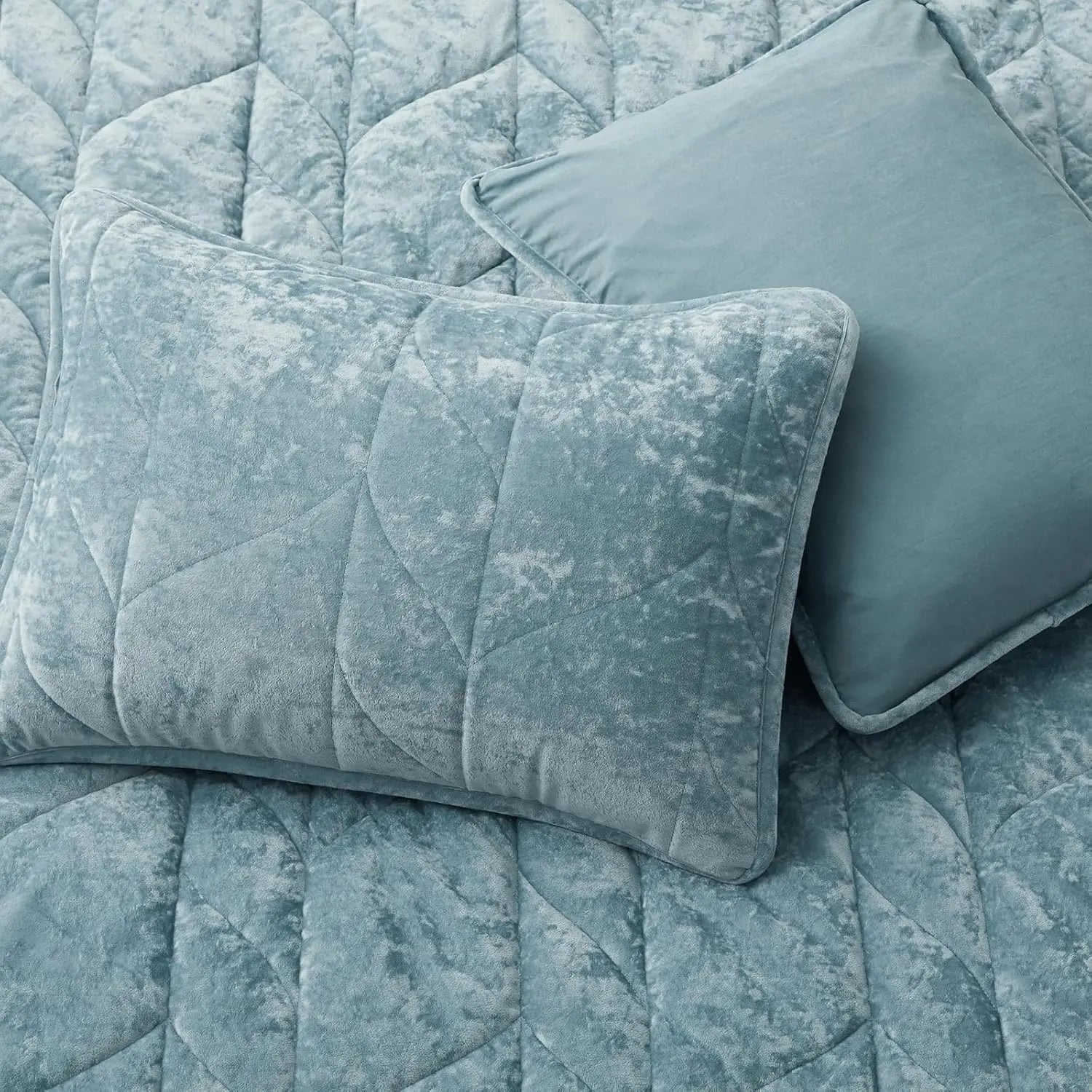 Oli Anderson Velvet Reversible Quilt Set - 3 Piece