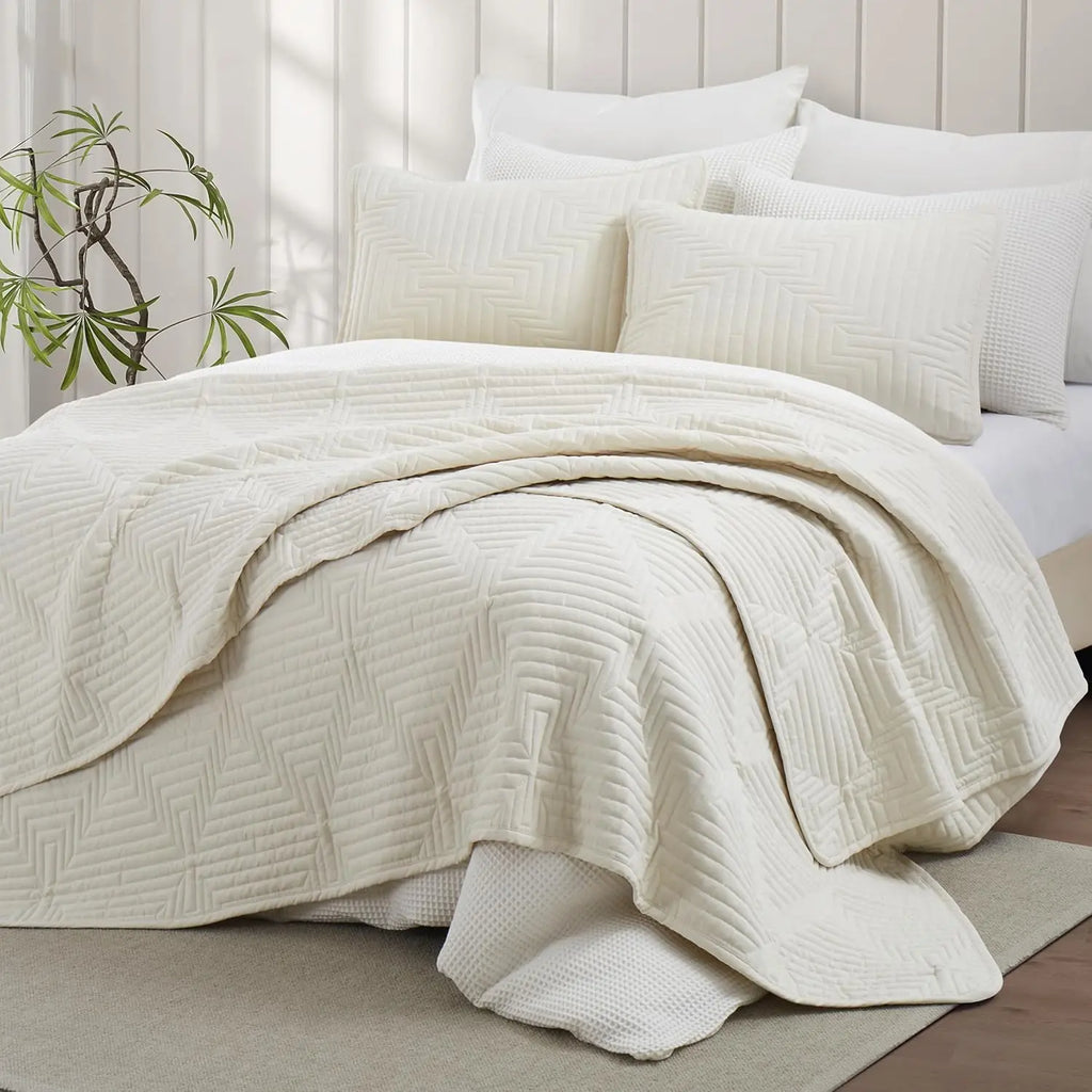 Oli Anderson Quilt Set - 3 Piece Lightweight Bedspread