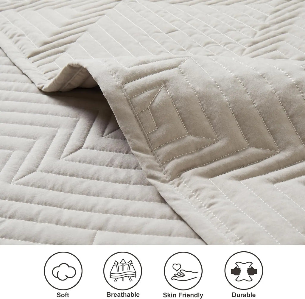 Oli Anderson Quilt Set - 3 Piece Lightweight Bedspread